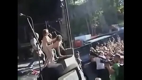 XXX Couple fuck on stage during a concert Video mới
