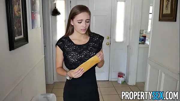 XXX PropertySex - Hot petite real estate agent makes hardcore sex video with client مقاطع فيديو جديدة