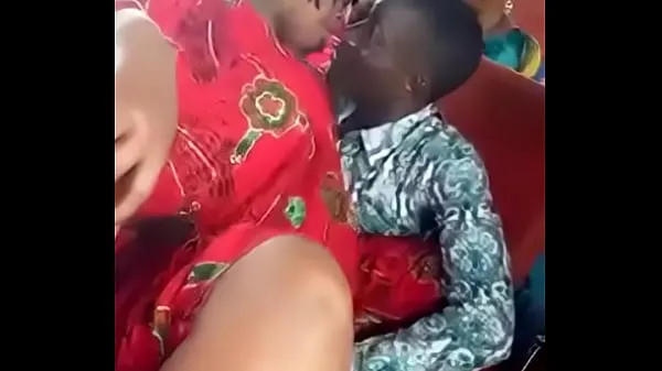 XXX Woman fingered and felt up in Ugandan bus fräscha videor