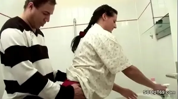 XXX German Step-Son Caught Mom in Bathroom and Seduce to Fuck ताजा वीडियो