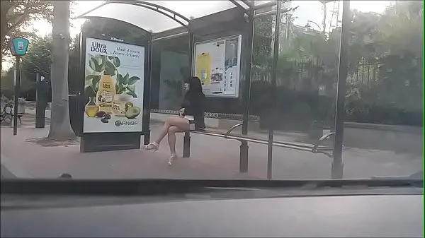XXX bitch at a bus stop friske videoer