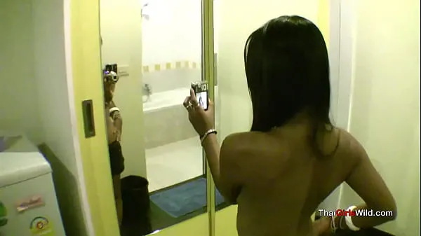 XXX Horny Thai girl gives a lucky sex tourist some sex วิดีโอสด