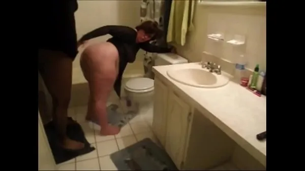 XXX Fat White Girl Fucked in the Bathroom วิดีโอสด
