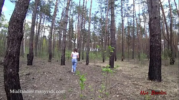 XXX تازہ ویڈیوز Public outdoor fuck for fit Mia in the forest. Mia Bandini ہے