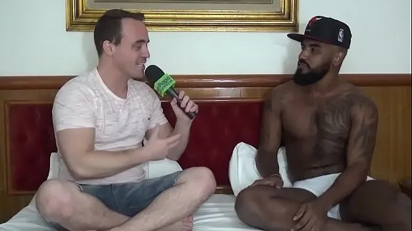 XXX Porn actor Vitor Guedes reveals behind-the-scenes footage friss videók