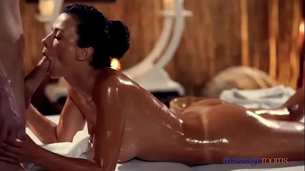 XXX Massage Rooms Sexy brunettes hot tight slick tanned body fucked مقاطع فيديو جديدة