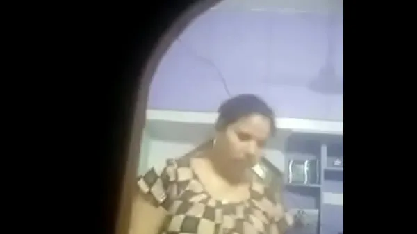 XXX Mature desi indian aunty sveže videoposnetke