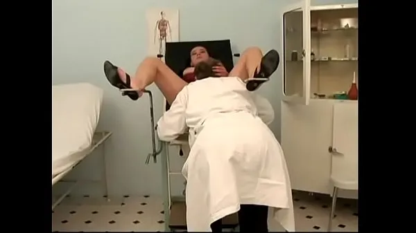 XXX Horny old doctor fuck his young patient in tight pussy fräscha videor