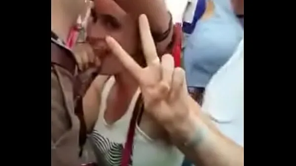 XXX sucking on the street at carnival φρέσκα βίντεο