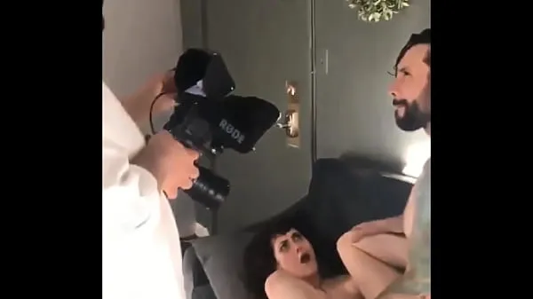 XXX CAMERAMAN EATING CHOCOLATE ECLAIR WHILE RECORDING PORN SCENE (giving in the mouth for the actor to eat, she got mad วิดีโอสด