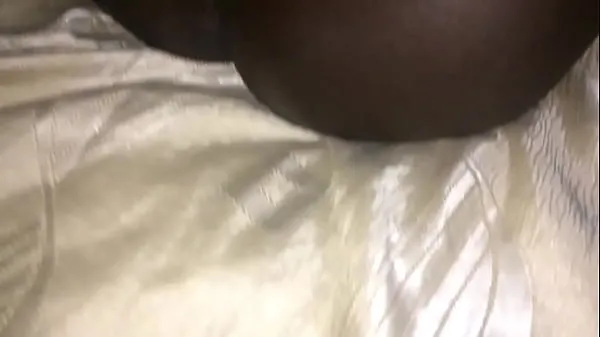 XXX Black Ladyboy shows bum sveže videoposnetke