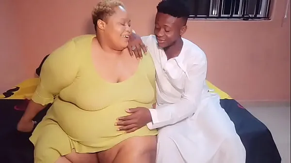 XXX AfricanChikito Fat Juicy Pussy opens up like a GEYSER čerstvé videá