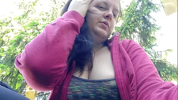XXX Nicoletta smokes in a public garden and shows you her big tits by pulling them out of her shirt วิดีโอสด