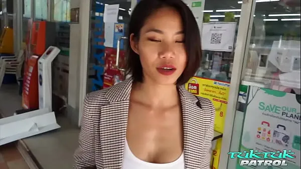 XXX Sexy Bangkok dream girl unleashes tirade of pleasure on white cock Video segar