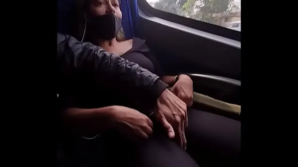 XXX I asked a stranger to play a siririca inside the bus for me fresh Videos