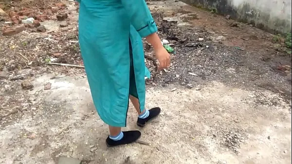 XXX Indian Bengali Bhabhi Priya Risky Outdoor Public Big Ass Show Complication In Wood ताजा वीडियो