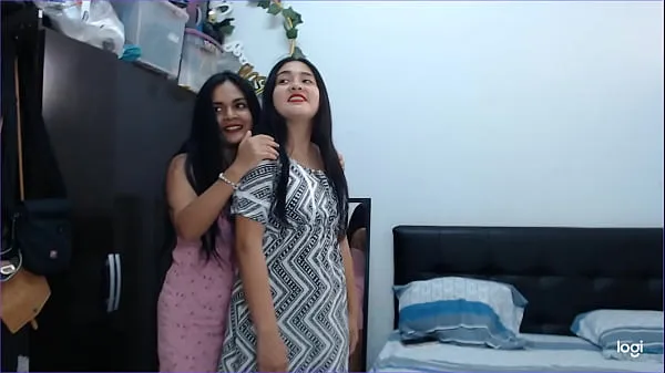 XXX They couldn't bear to eat their naked pussies my step cousin and my step sister, lots of kisses and tongue Video segar