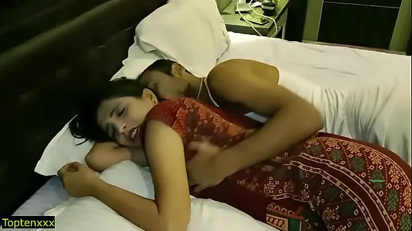 XXX Indian hot beautiful girls first honeymoon sex!! Amazing XXX hardcore sex novos vídeos