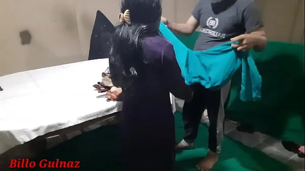 XXX Indian bhabhi Seduces ladies tailor for fucking with clear hindi audio, Tailor Fucking Hot Indian Woman at his Shop Hindi Video, desi indian bhabhi went to get clothes stitched then tailor fucked her čerstvé Videa