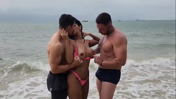 XXX I was at the beach enjoying the day when I found 2 hot guys and gave it to them right there yeni Videolar