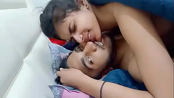 XXX Desi Indian cute girl sex and kissing in morning when alone at home tuoreita videoita