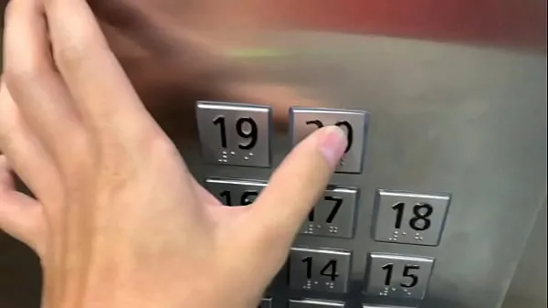 XXX Sex in public, in the elevator with a stranger and they catch us čerstvé Videa