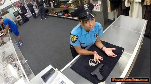 XXX Police officer pawns her gun and is fucked friss videók